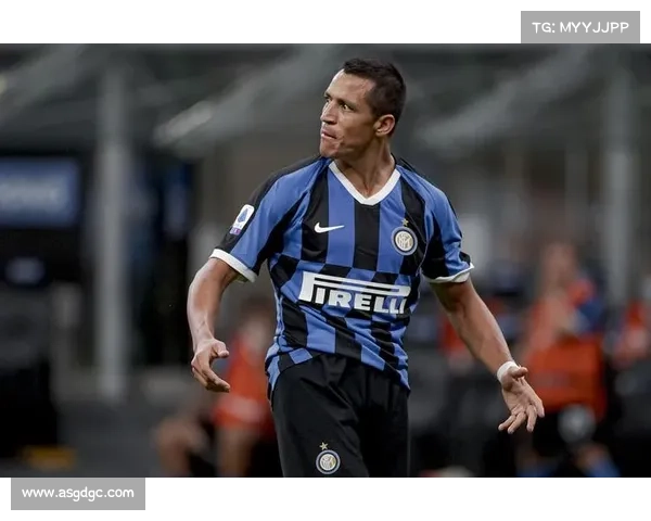 桑切斯职业生涯效力过哪些顶级足球俱乐部与重要赛季回顾