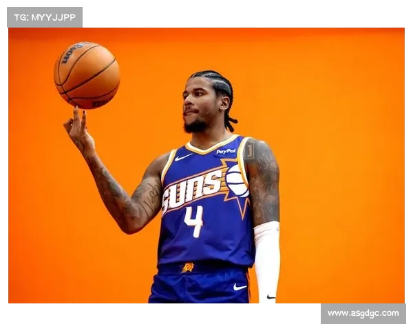 布克如何通过领导能力带领太阳队走向成功并塑造球队文化